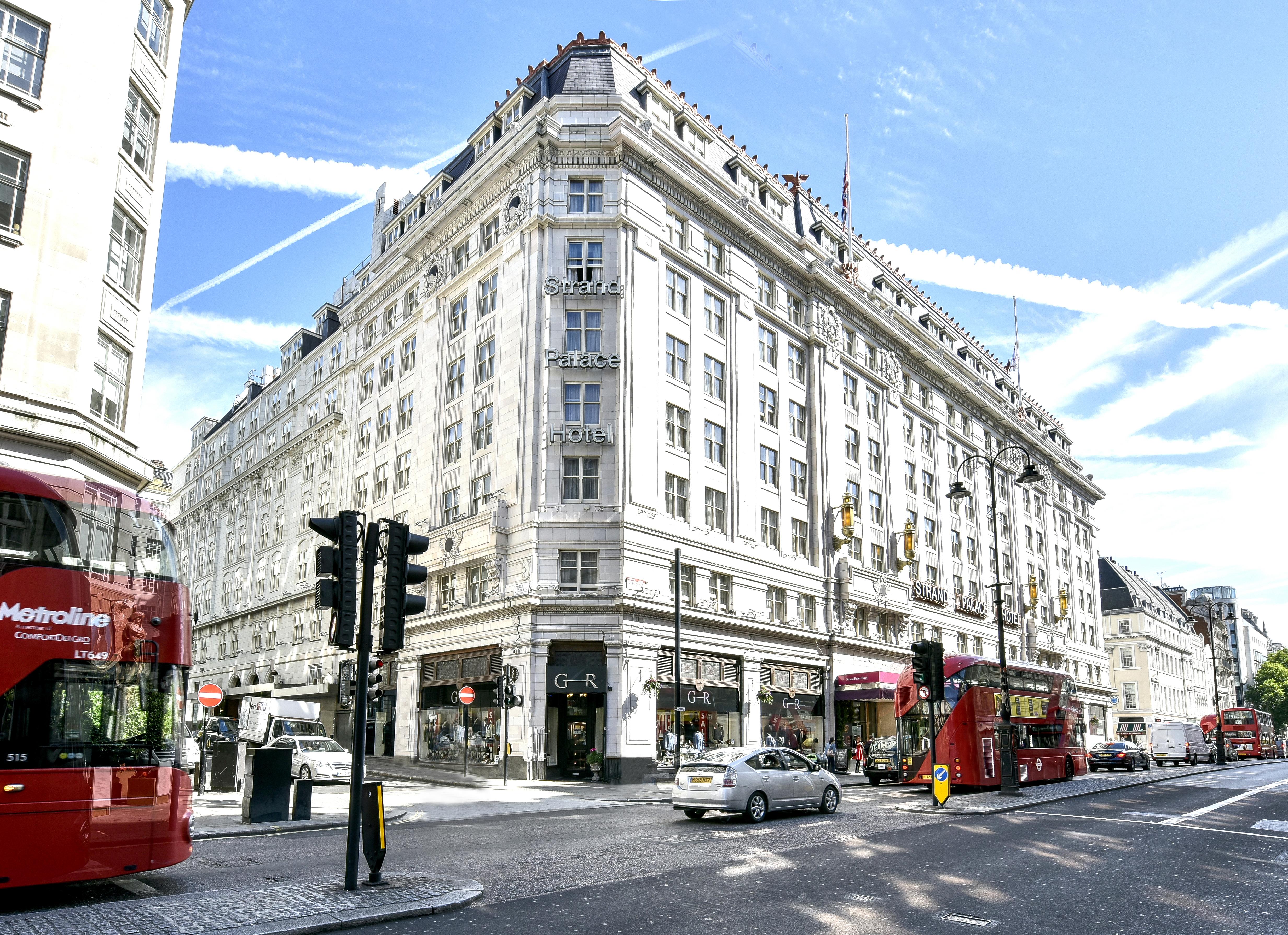 Strand Palace Hotel London. Стрэнд Лондон. Отель Strand Лондон. Отель Савой Лондон.